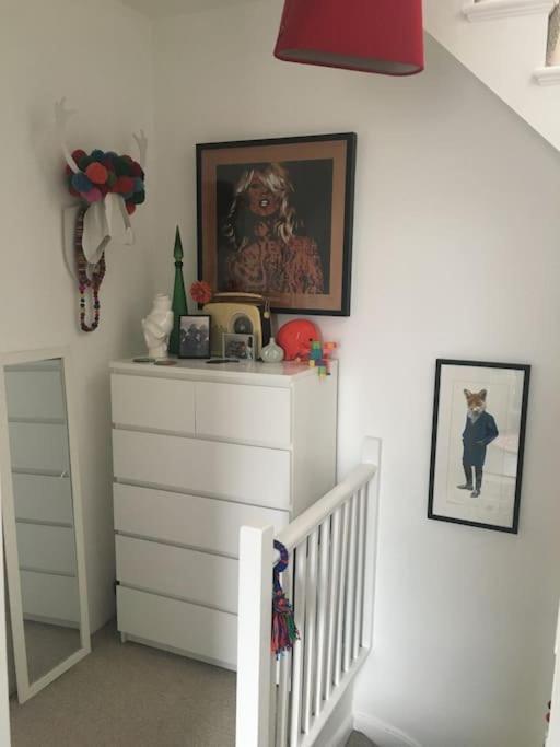 Clapham, 4 Bedroom Family House Casa vacanze *