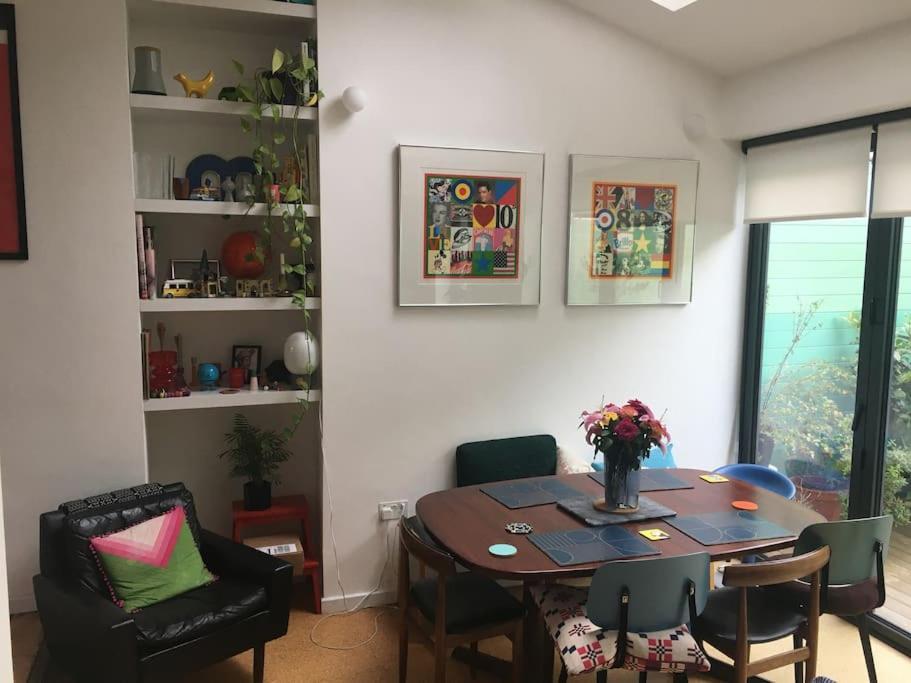 Clapham, 4 Bedroom Family House Londra