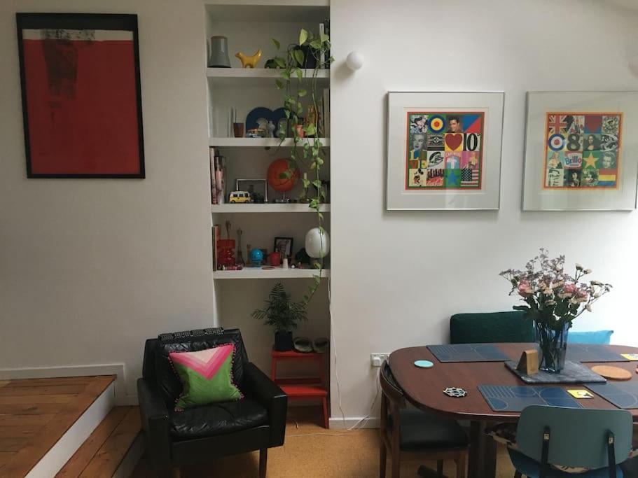 Clapham, 4 Bedroom Family House *