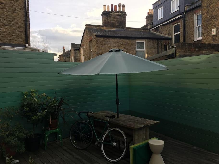 Clapham, 4 Bedroom Family House * Londra
